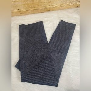 Athleta Textured Gray Seamless Compression Leggings Size Large